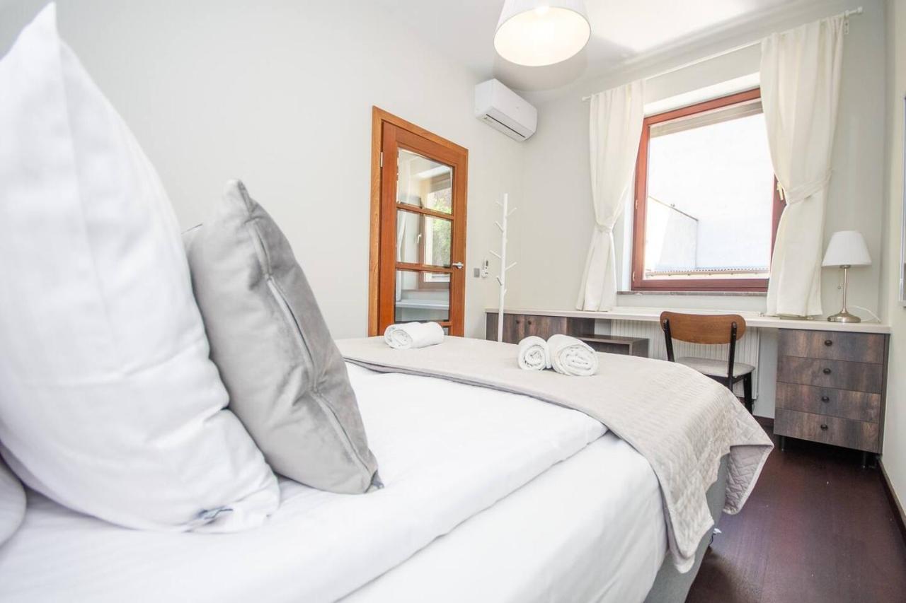 Inpoint 2-Bedrooms Apartment With Private Garden And Free Parking Cracovie Extérieur photo