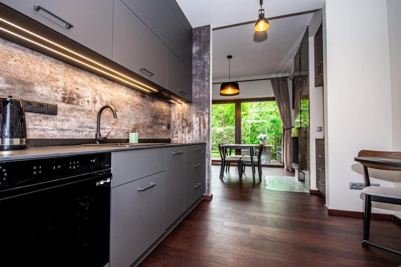 Inpoint 2-Bedrooms Apartment With Private Garden And Free Parking Cracovie Extérieur photo