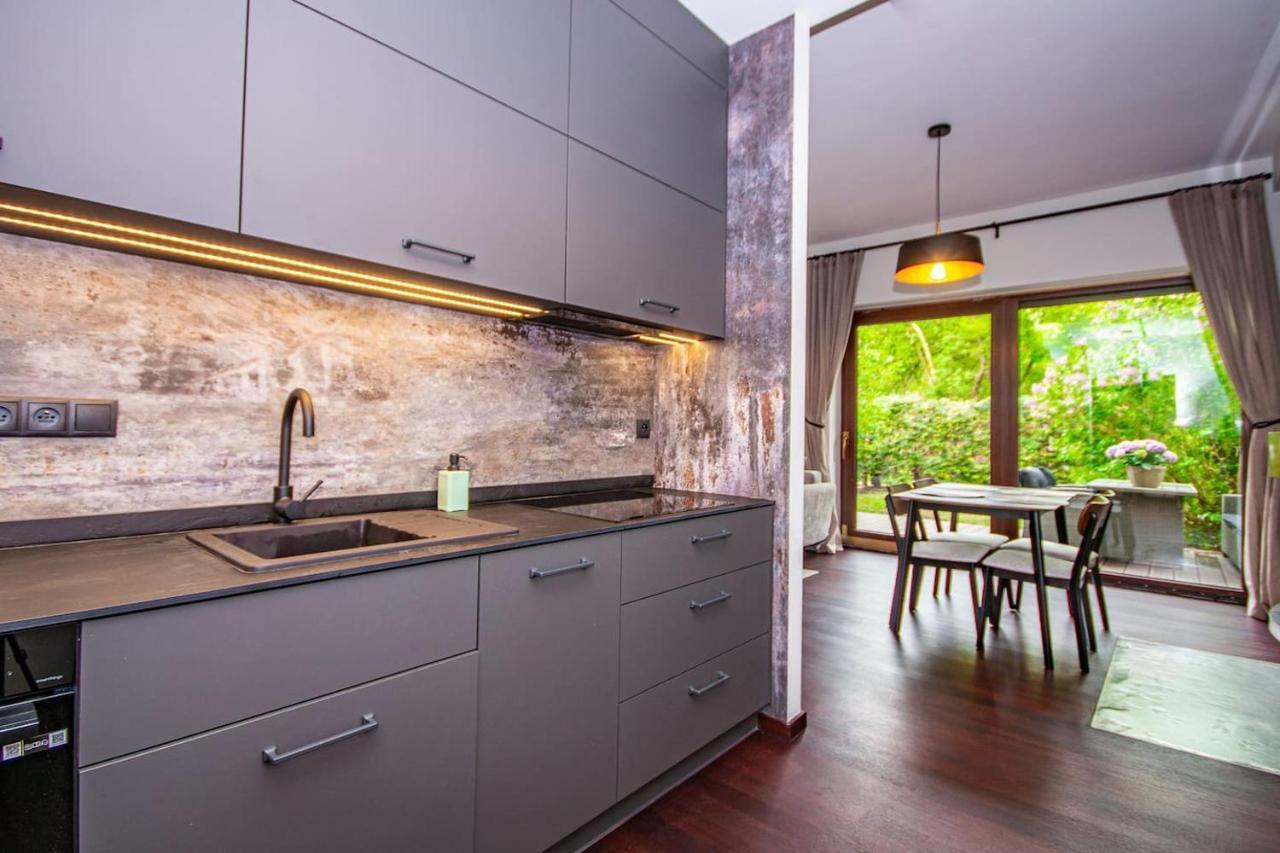 Inpoint 2-Bedrooms Apartment With Private Garden And Free Parking Cracovie Extérieur photo