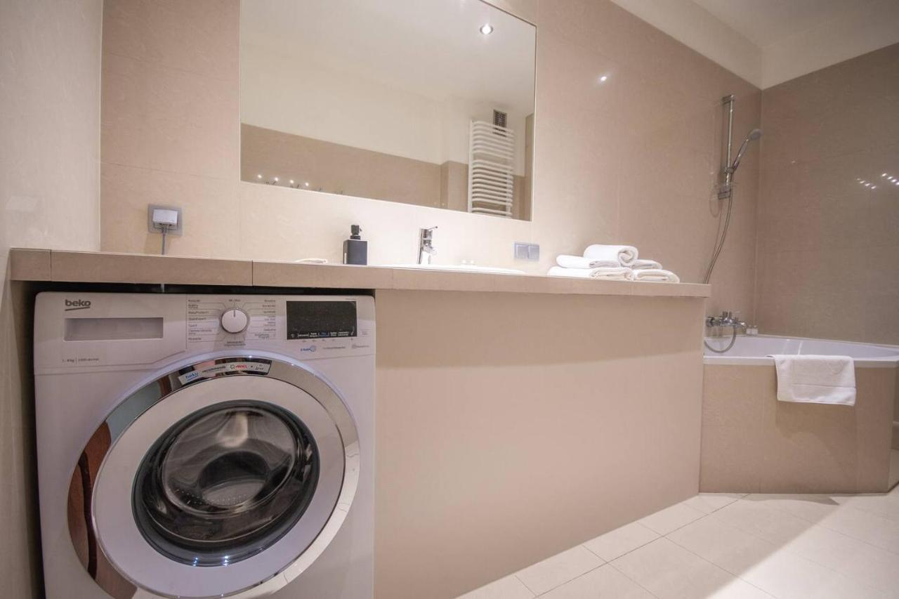 Inpoint 2-Bedrooms Apartment With Private Garden And Free Parking Cracovie Extérieur photo
